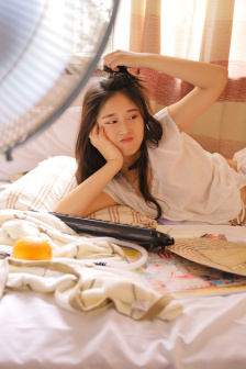 诱惑我的邻家美女姐姐