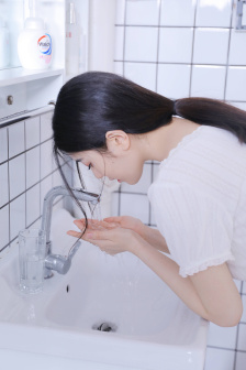 双胞胎姐妹